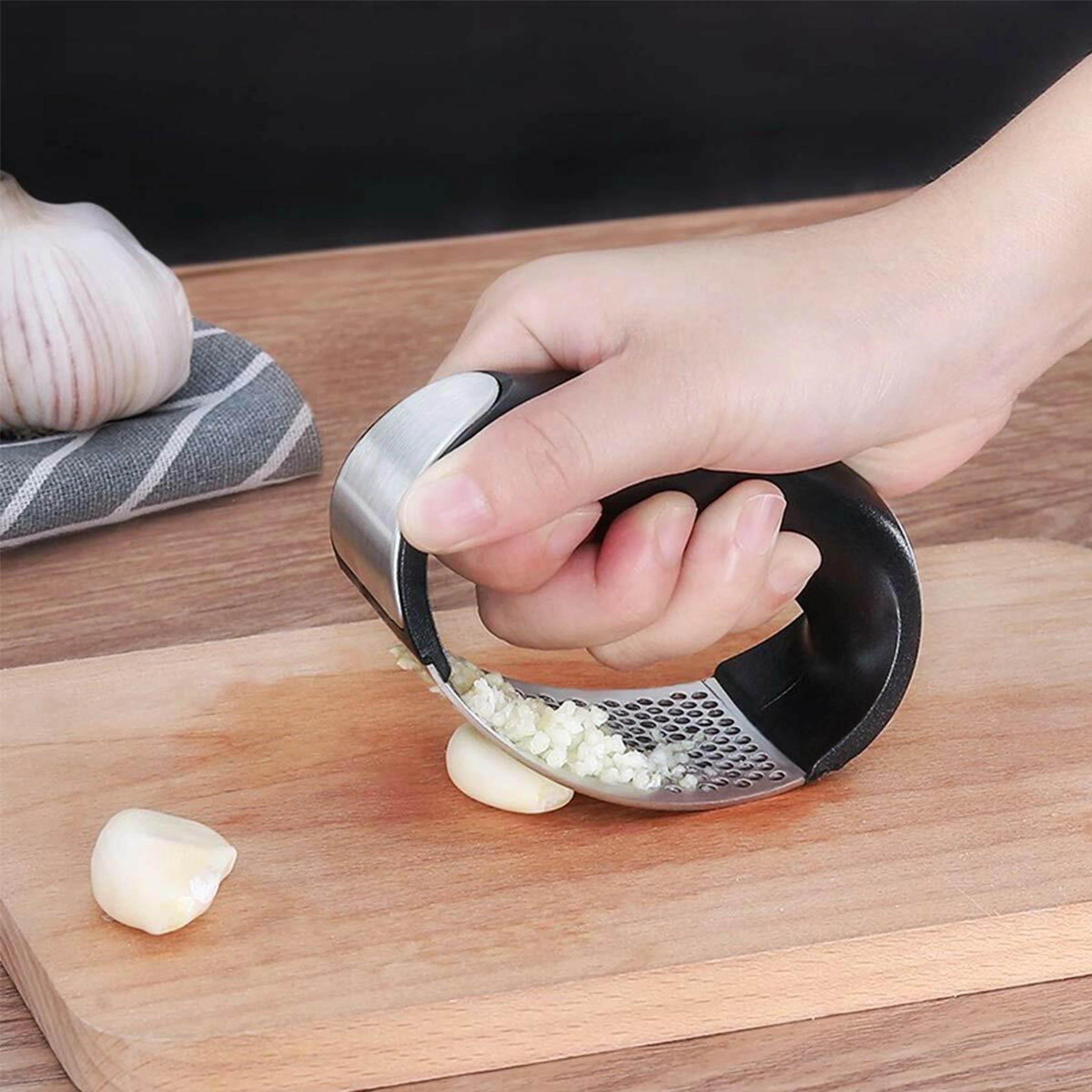 Garlic Crusher For Kitchen Use | Ginger Garlic Crusher – 2-IN-1 Garlic Press, Mincer, Chopper & Pealer